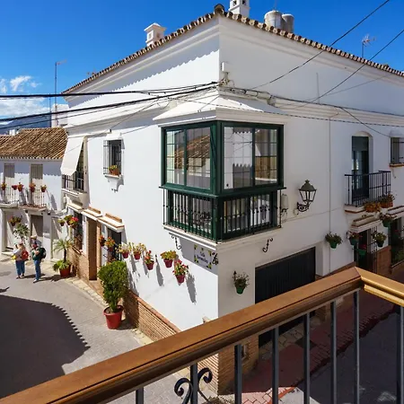 Premium Oldtown House 