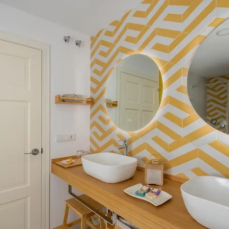 Premium Oldtown House 