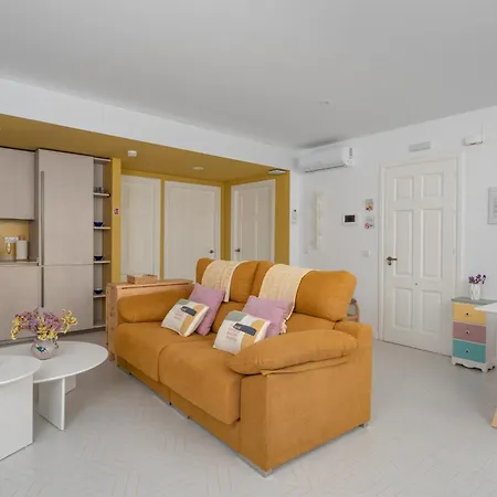 Premium Oldtown House 